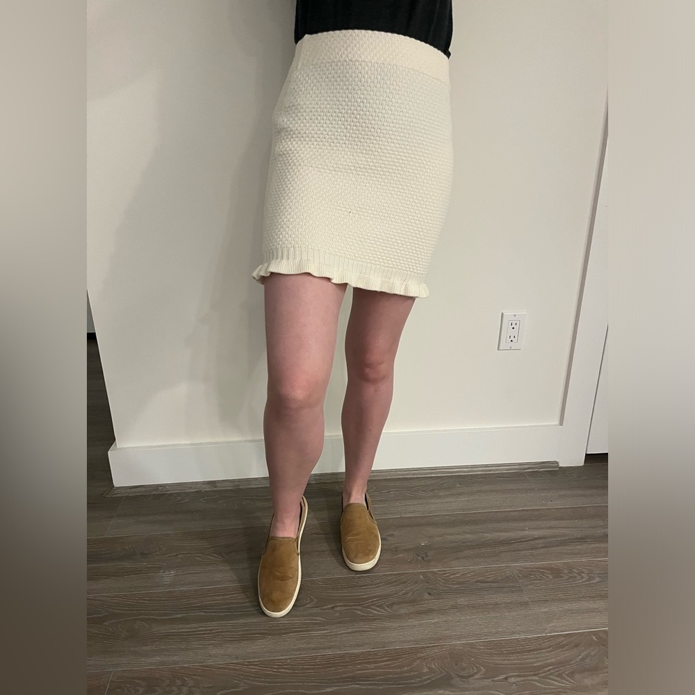 Express Cream Ruffle Sweater Skirt